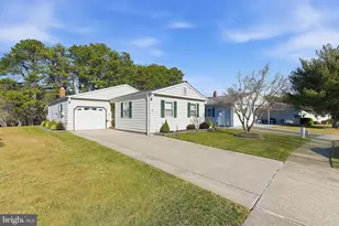 97 Selkirk Ave, Berkeley, NJ 08757 - Photo 2