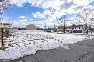 302 Falcon Dr, Tuckerton, NJ 08087 - Photo 1