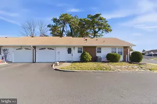 1015 Aberdeen Dr, Lakewood, NJ 08701 - Photo 2