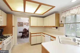 1031 Thornbury La, Manchester Township, NJ 08759 - Photo 16