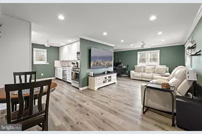 693 Lake Barnegat Dr N, Lanoka Harbor, NJ 08734 - Photo 4