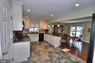 19 Centerboard Dr, Bayville, NJ 08721 - Photo 2