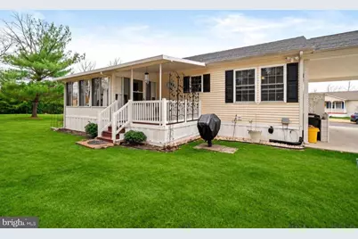 11 Mulberry Dr, Cream Ridge, NJ 08514 - Photo 2