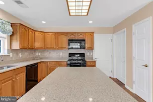 2621 Meadow Lake Dr, Toms River, NJ 08755 - Photo 8