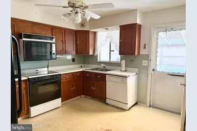 16 Franklin Lane #B, Whiting, NJ 08759 - Photo 8