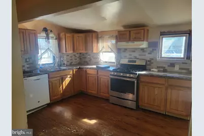 132 Morton Drive, Manahawkin, NJ 08050 - Photo 2