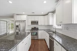 298 Costa Mesa Dr, Toms River, NJ 08757 - Photo 6