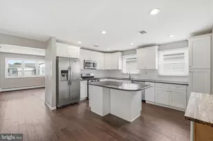 298 Costa Mesa Dr, Toms River, NJ 08757 - Photo 4