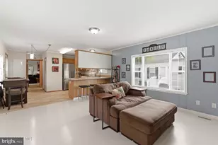 60 Mobile Ln, Toms River, NJ 08755 - Photo 4