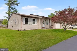 20 Hummingbird Ln, Whiting, NJ 08759 - Photo 2