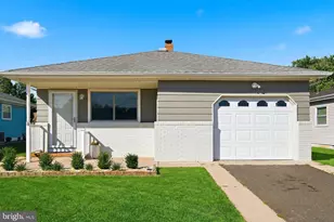 205 Bonaire Dr, Toms River, NJ 08757 - Photo 2