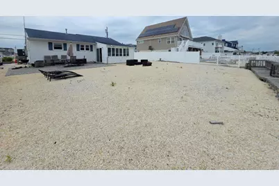 129 E Raritan Drive, Tuckerton, NJ 08087 - Photo 4