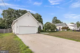 1016 Beach Ln, Manahawkin, NJ 08050 - Photo 2