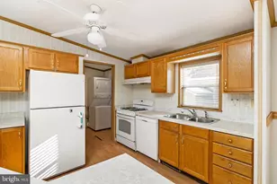 405 Maplehurst Ct, Manchester Township, NJ 08759 - Photo 8