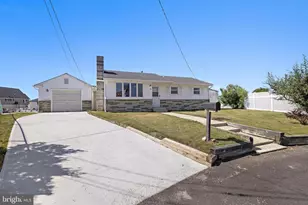 34 Lake Singleton Ct, Tuckerton, NJ 08087 - Photo 2
