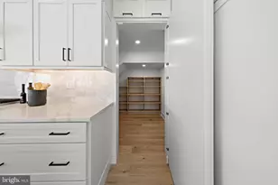 284 W 15th St, Ship Bottom, NJ 08008 - Photo 10