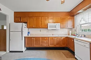 355 Dorchester Dr, Lakewood, NJ 08701 - Photo 6