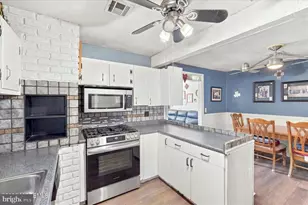 401 Applegate Ave, Toms River, NJ 08757 - Photo 4