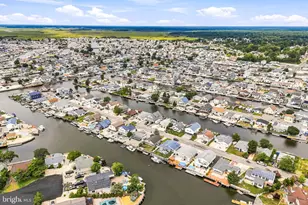 17 W Sail Dr, Mystic Islands, NJ 08087 - Photo 34