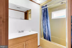 215 E Bay Ave, Manahawkin, NJ 08050 - Photo 12