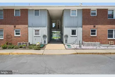39 E Cambridge Court, Lakewood, NJ 08701 - Photo 2