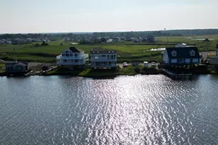 1425 E Mallard Dr, Manahawkin, NJ 08050 - Photo 1