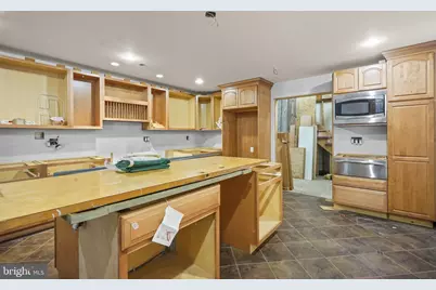 72 Francisco Ave, Little Falls, NJ 07424 - Photo 10