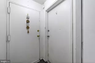 528 Andria Ave, Hillsborough Township, NJ 08844 - Photo 2