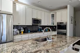 38 Braeburn Dr, Montgomery Township, NJ 08558 - Photo 6