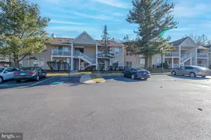 29 Amberly Ct, Franklin Park, NJ 08823 - Photo 1