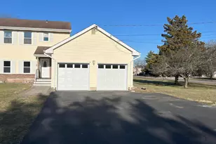 15B Delar Pkwy, Franklin Township, NJ 08823 - Photo 2