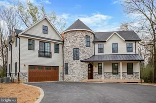 35 Sycamore Pl, Kingston, NJ 08540 - Photo 2