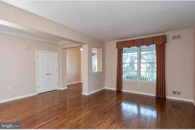 10 Independence Court, Franklin Township, NJ 08873 - Photo 4