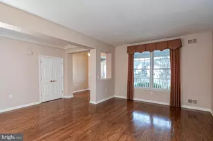 10 Independence Ct, Franklin Township, NJ 08873 - Photo 4