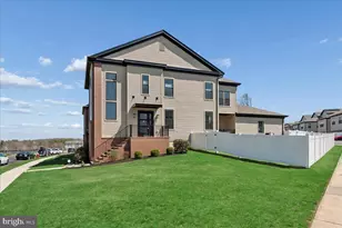 61 Village Dr, Montgomery Township, NJ 08558 - Photo 2