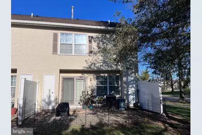 40 Townsend Court, Franklin Park, NJ 08823 - Photo 4