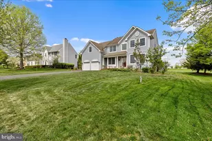17 Spyglass Rd, Montgomery Township, NJ 08558 - Photo 2