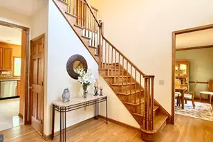 26 Poling Farm Ct, Montgomery Township, NJ 08502 - Photo 2