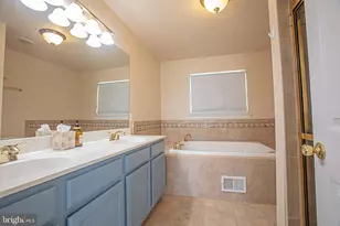 11 Colts Run Rd, Princeton, NJ 08540 - Photo 32