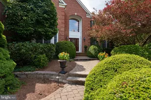 7 Silver Maple Ct, Montgomery Township, NJ 08502 - Photo 2