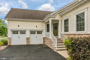 61 Bedford Dr, Montgomery Township, NJ 08558 - Photo 2
