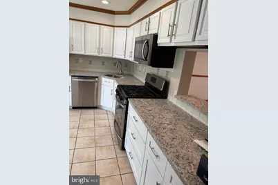 10 Lindsey Court, Franklin Park, NJ 08823 - Photo 4