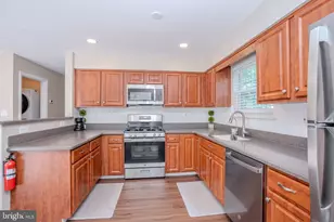 60 Balboa Ln, Franklin Township, NJ 08823 - Photo 16