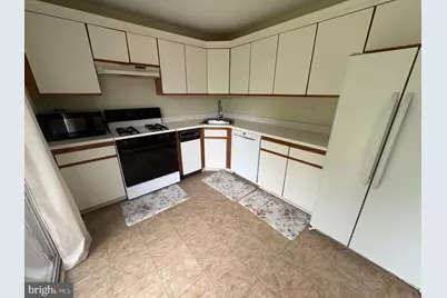 [Address not provided], Bridgewater, NJ 08807 - Photo 4