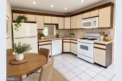 45 Townsend Court, Franklin Park, NJ 08823 - Photo 4
