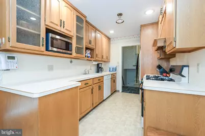 21 Heinrich Road, Franklin Township, NJ 08873 - Photo 14