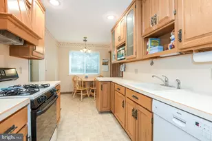 21 Heinrich Rd, Franklin Township, NJ 08873 - Photo 16