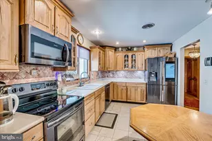 606 Knopf St, Linden, NJ 07036 - Photo 2