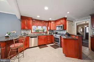 19 Berkeley Pl, Cranford Township, NJ 07016 - Photo 8