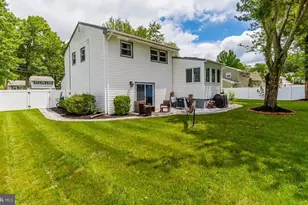 938 Cushing Pl, Plainfield, NJ 07062 - Photo 6